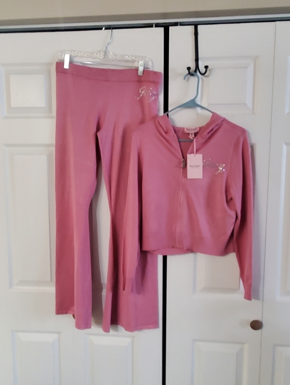 JUICY COUTURE NWT PINK ROSE KNITLARGE. PANT AND HOODIE SET. LIGHTWEIGHT